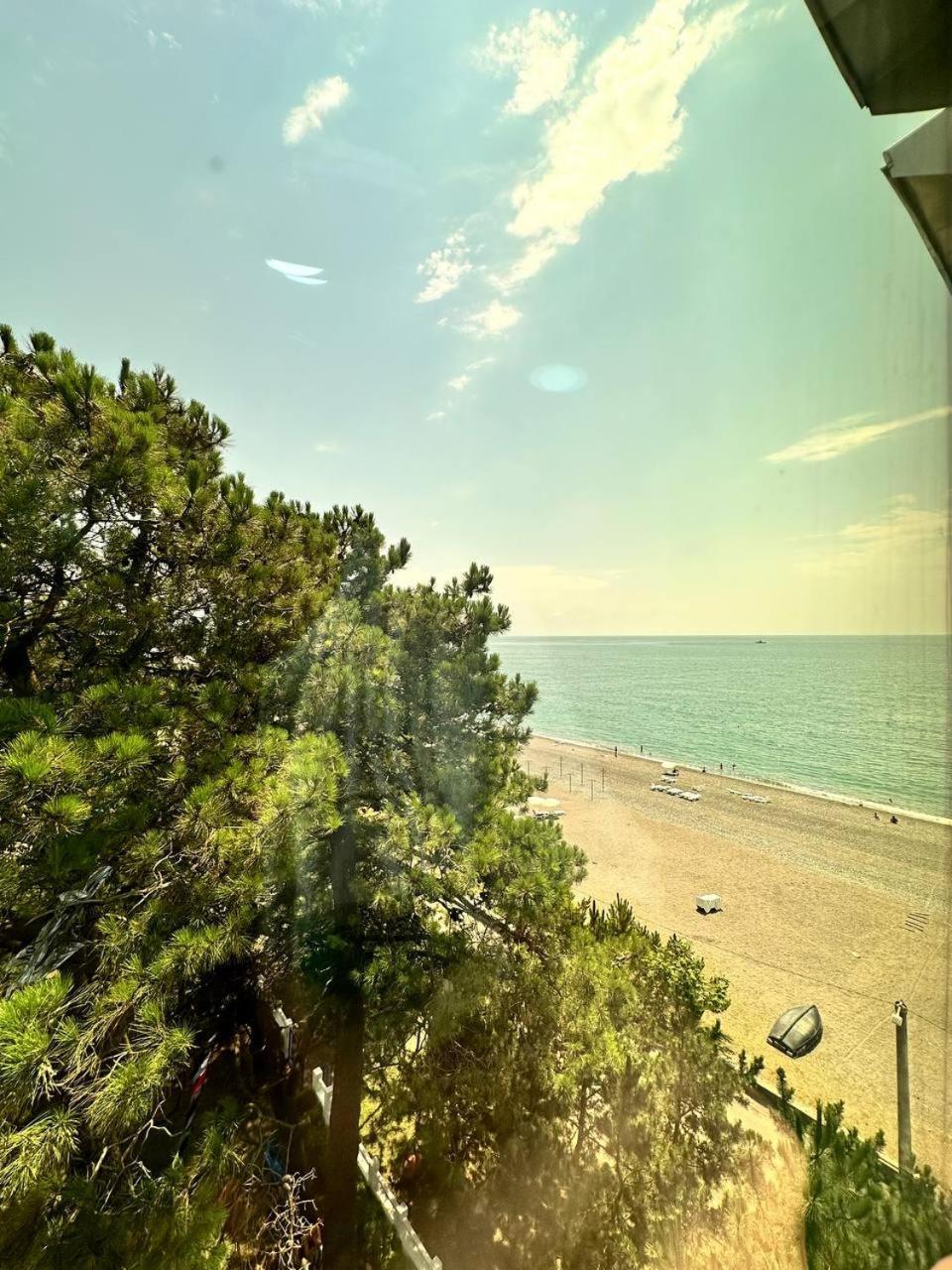 Hotel Black Sea Кобулети Екстериор снимка