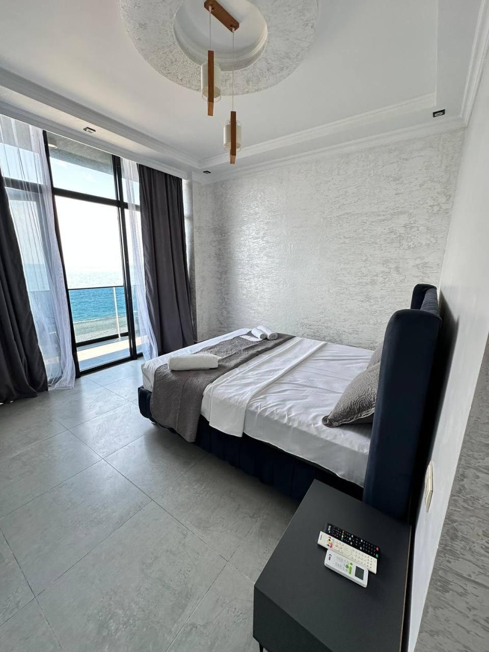 Hotel Black Sea Кобулети Екстериор снимка